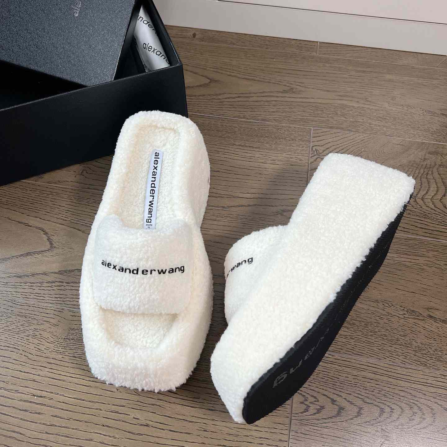 Alexander Wang Slide - FashionPlug