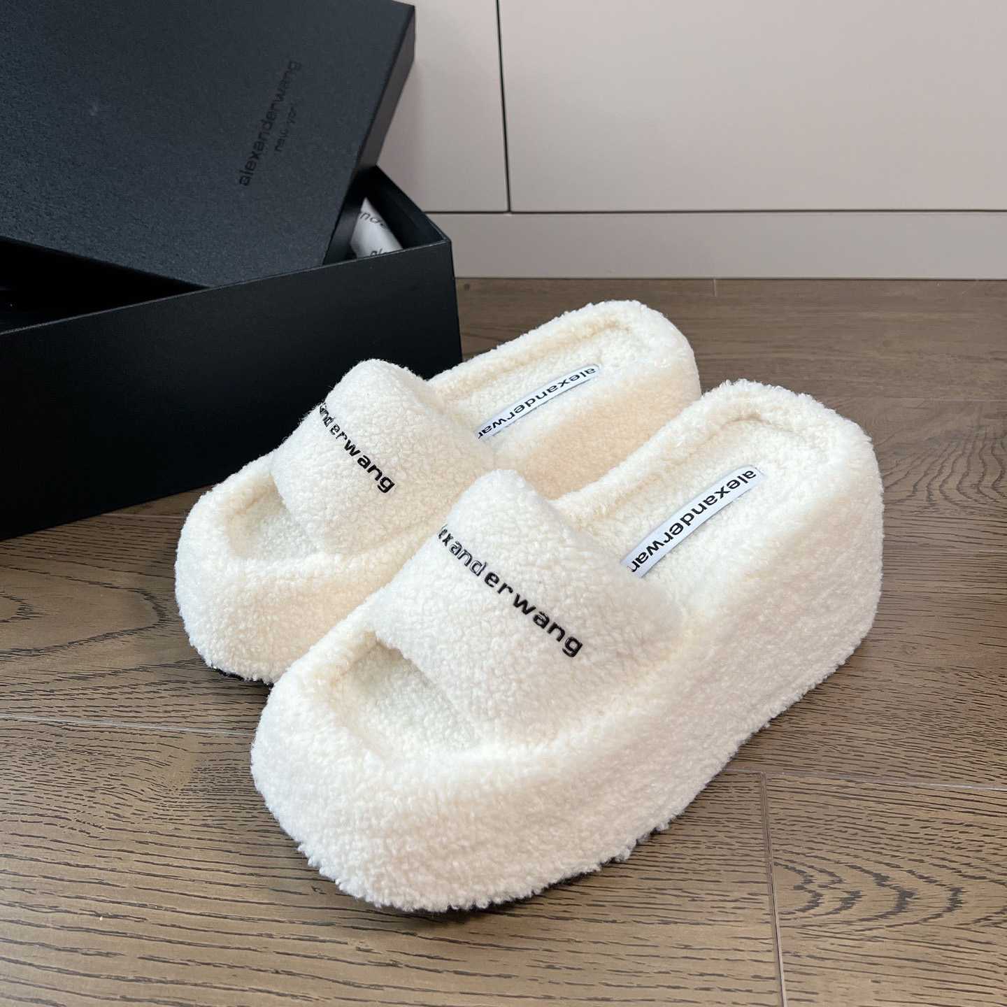 Alexander Wang Slide - FashionPlug