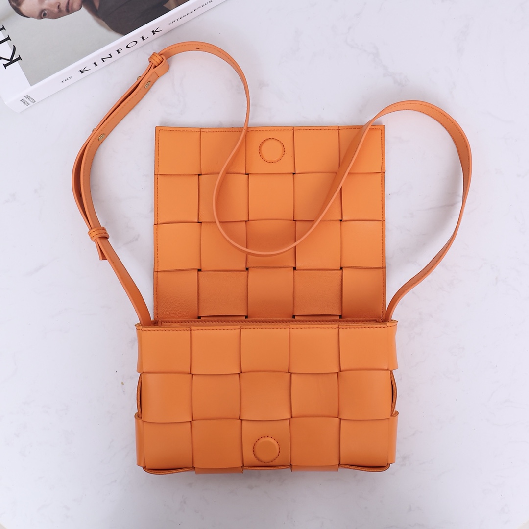 Bottega Veneta Cassette Intreccio Leather Cross-Body Bag(23-15-5cm) - FashionPlug