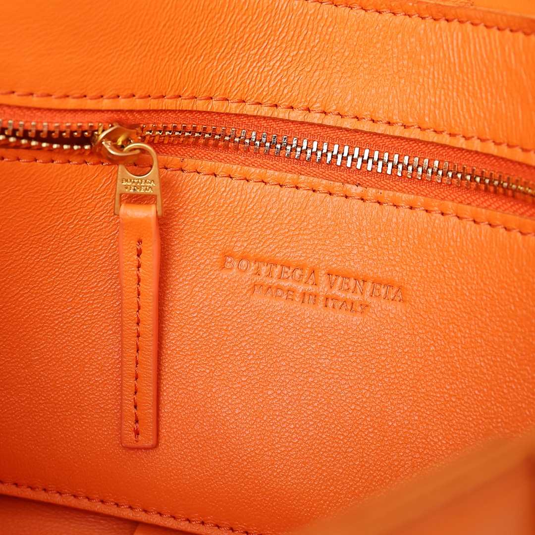 Bottega Veneta Cassette Intreccio Leather Cross-Body Bag(23-15-5cm) - FashionPlug