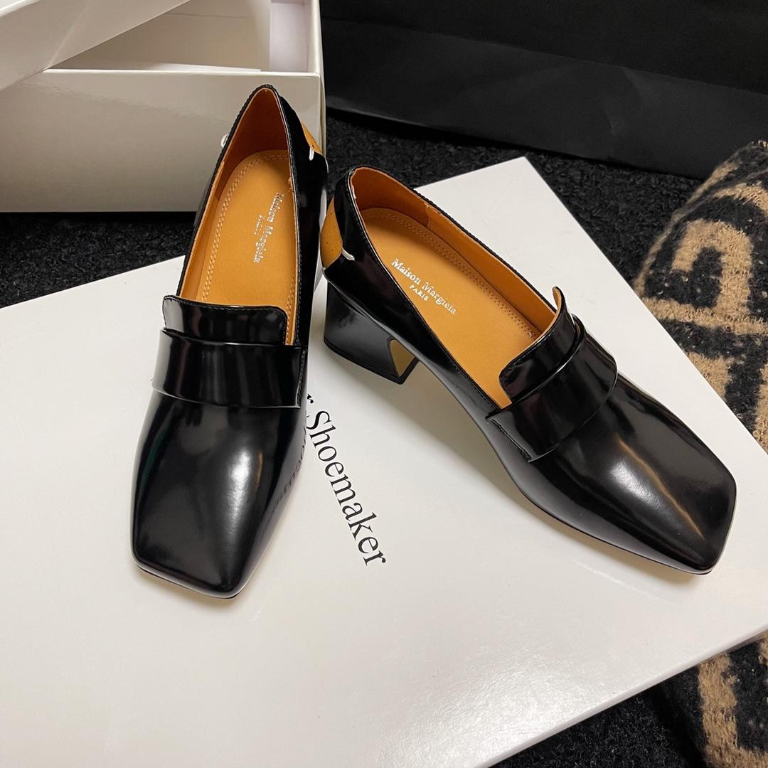 Maison Margiela Décortiqué Court Shoes - FashionPlug