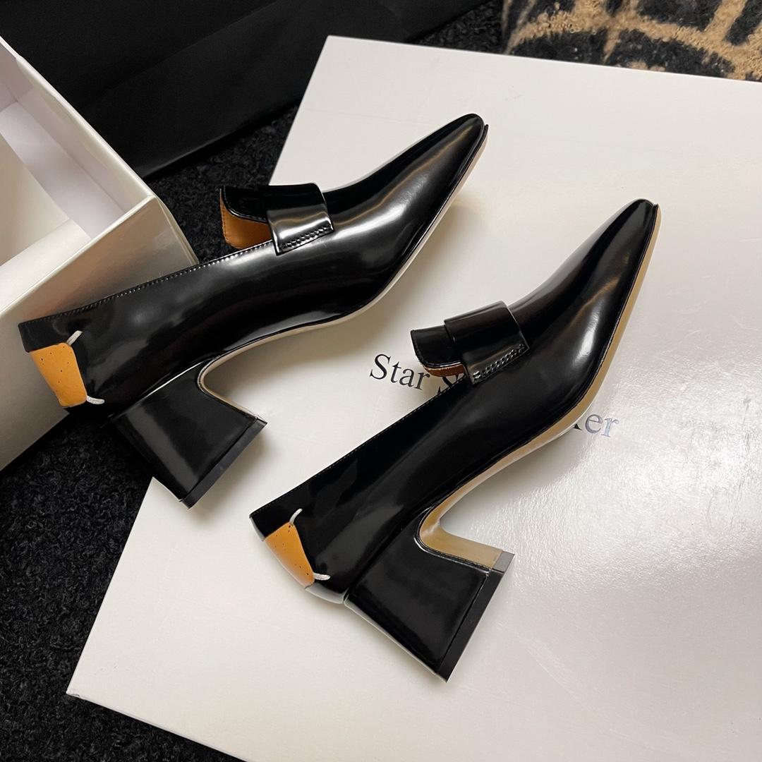 Maison Margiela Décortiqué Court Shoes - FashionPlug