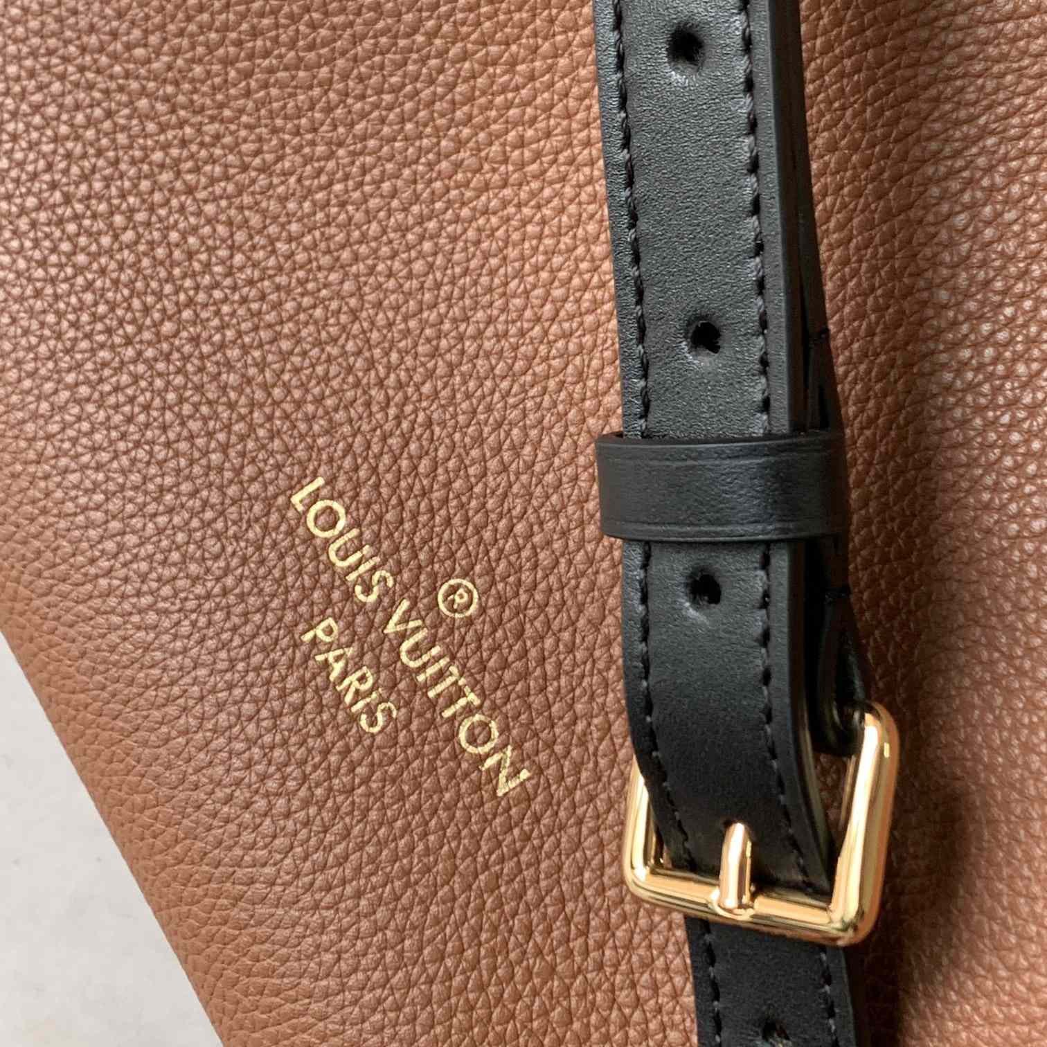 Louis Vuitton Leather Handbag(30.5-24.5-14CM)    M59645 - FashionPlug