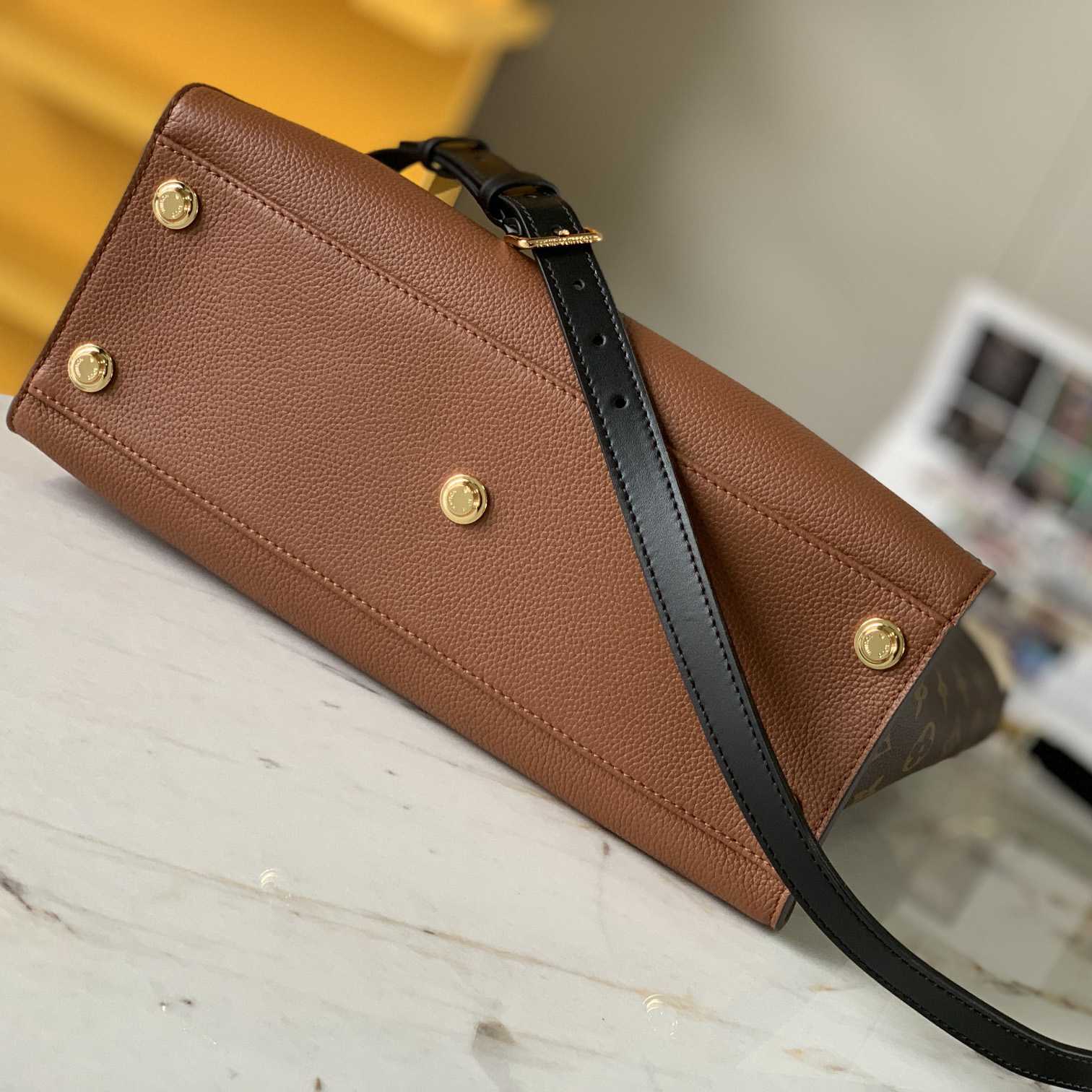 Louis Vuitton Leather Handbag(30.5-24.5-14CM)    M59645 - FashionPlug