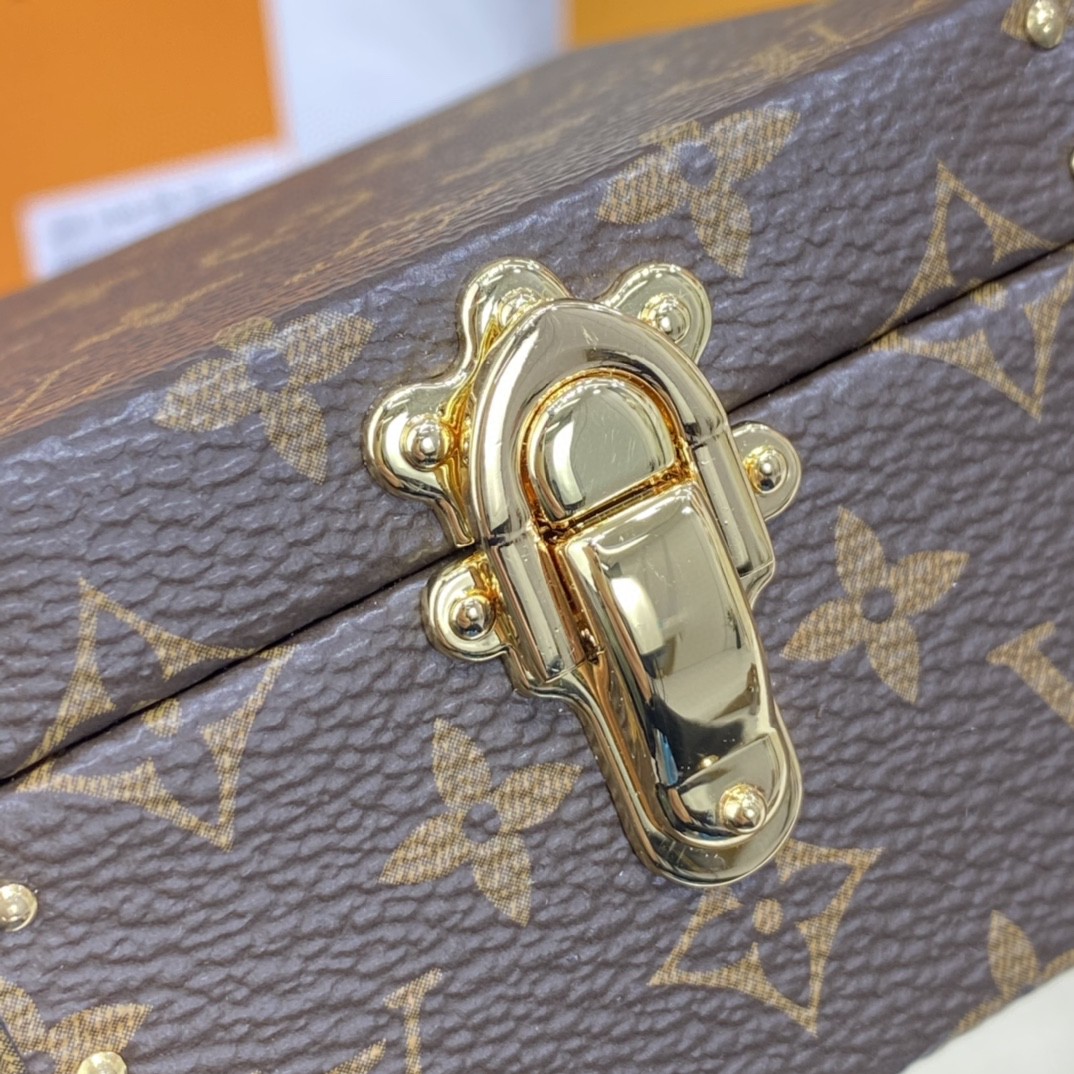 Louis Vuitton Hard Sided Trunk Ring Box(7.5-7.5-5cm) - FashionPlug
