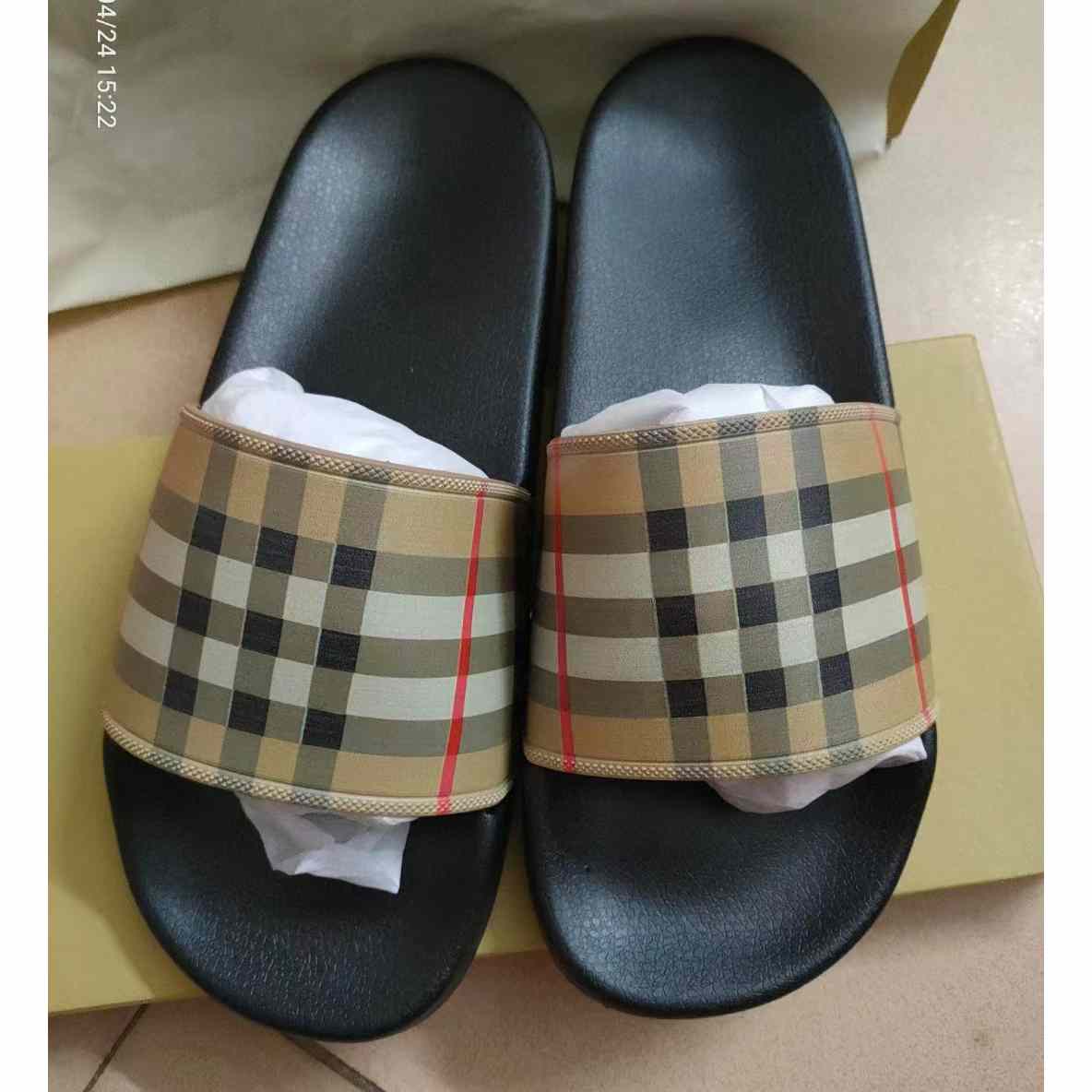 Burberry Check  Sandals - FashionPlug