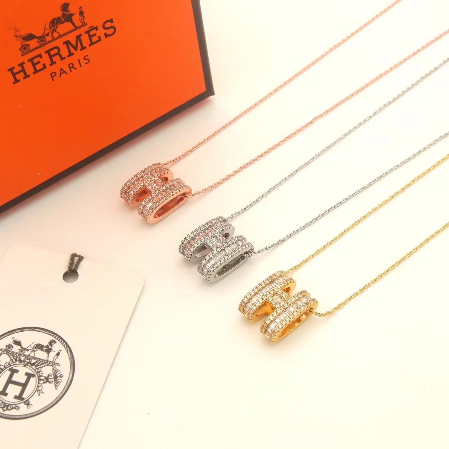 Hermes Necklace - FashionPlug