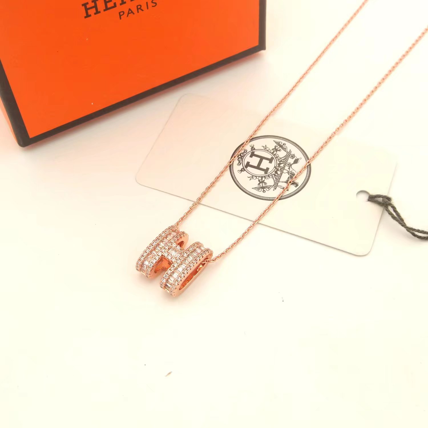 Hermes Necklace - FashionPlug