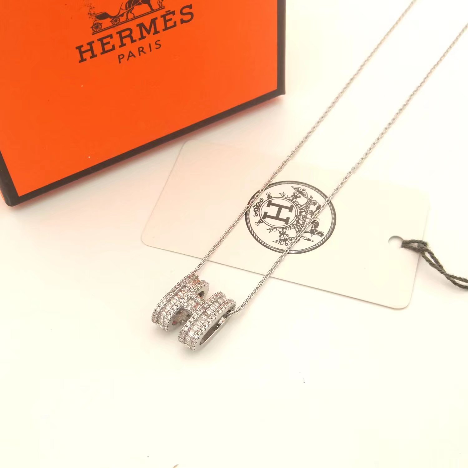 Hermes Necklace - FashionPlug
