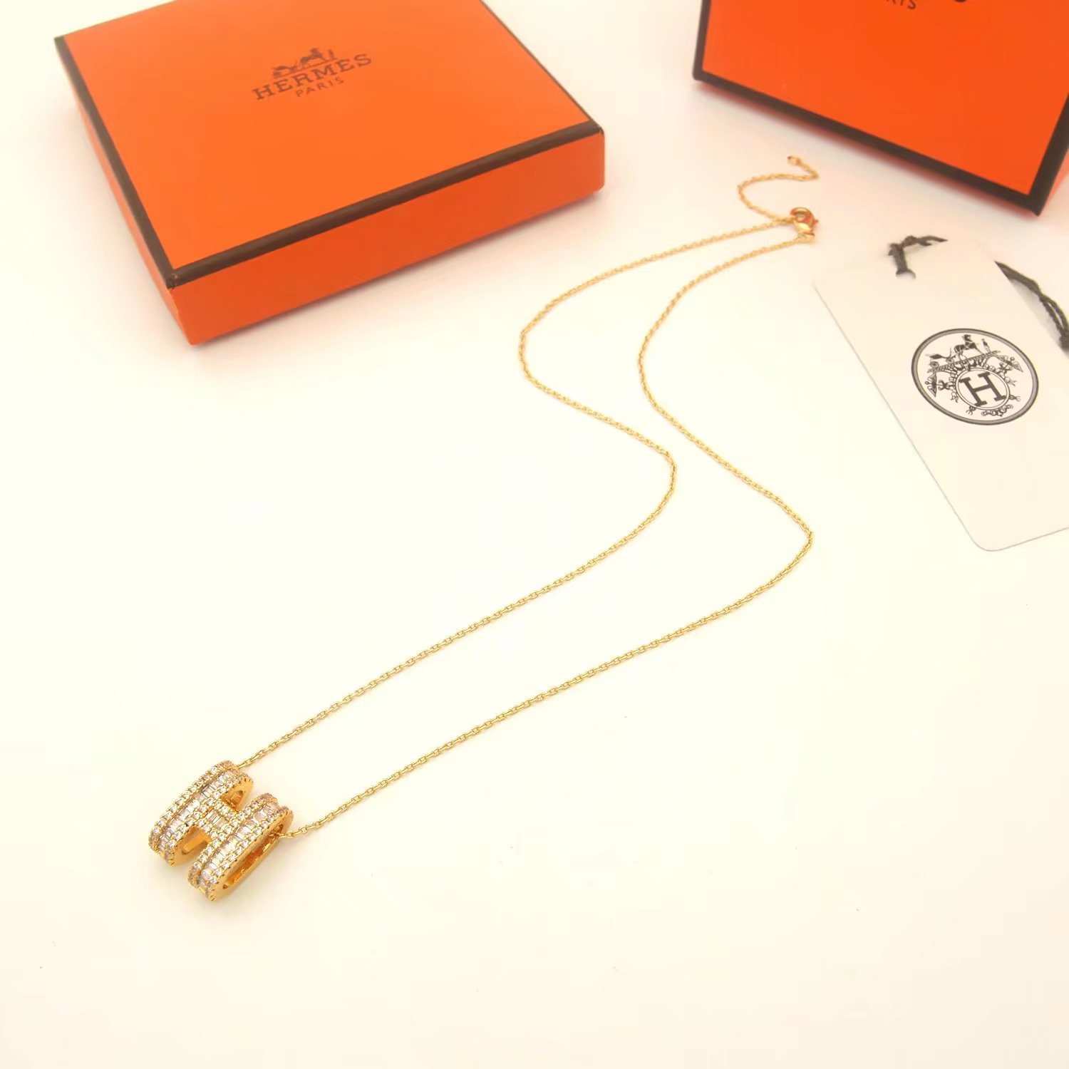 Hermes Necklace - FashionPlug