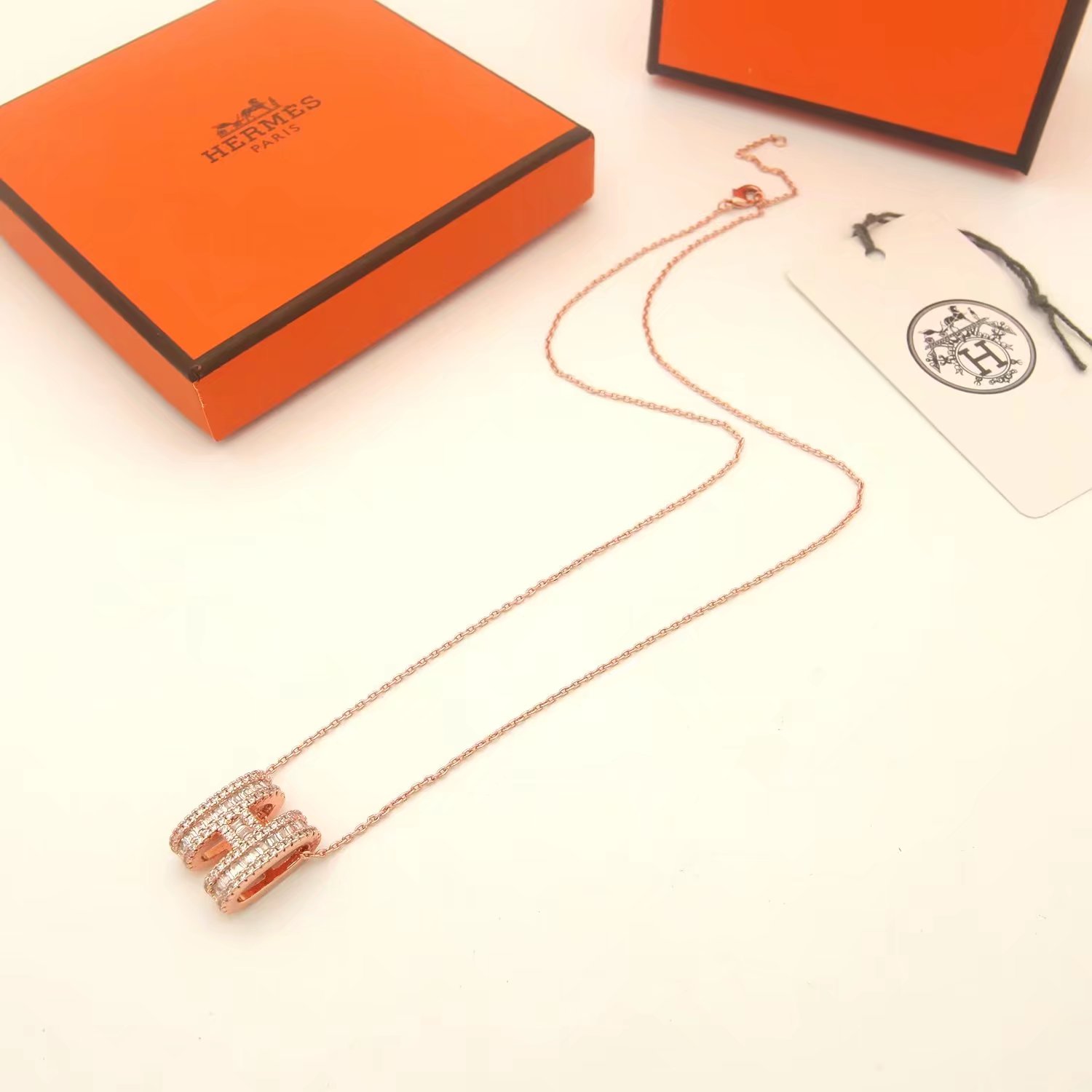 Hermes Necklace - FashionPlug