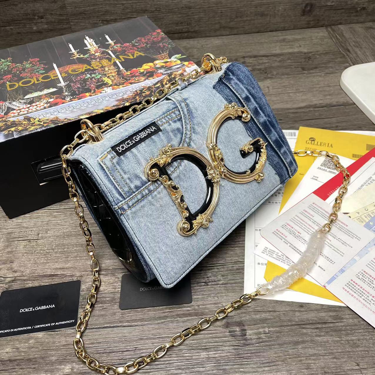 Dolce & Gabbana DG Girls Mini Shoulder Bag(23-17-6.5cm) - FashionPlug