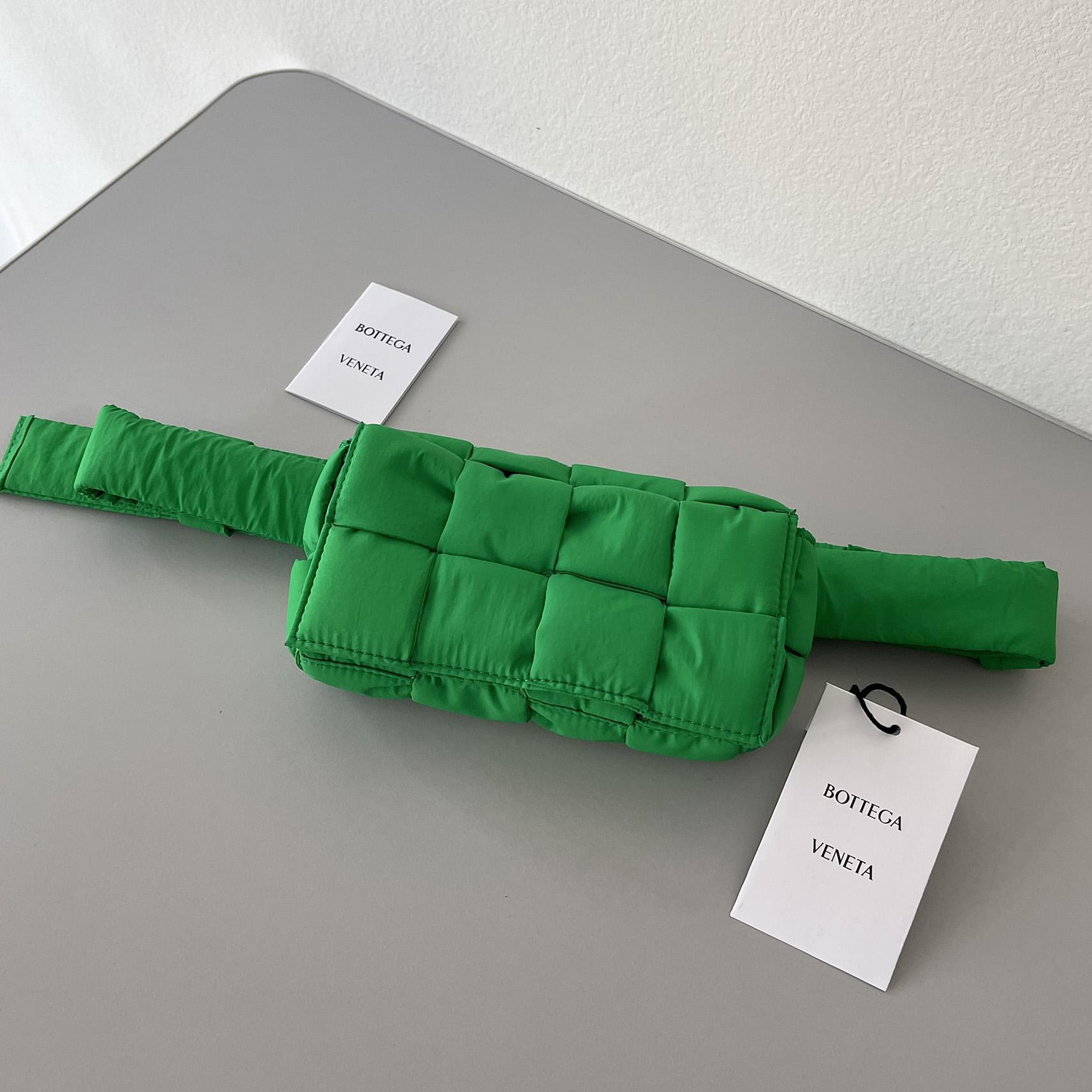 Bottega Veneta Padded Tech Cassette Padded Intreccio Nylon Cross-Body Bag(19-10-5cm) - FashionPlug