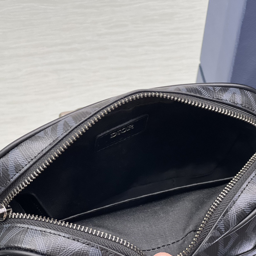 Dior Hit The Road Messenger Pouch(20.5-15-7 cm) - FashionPlug