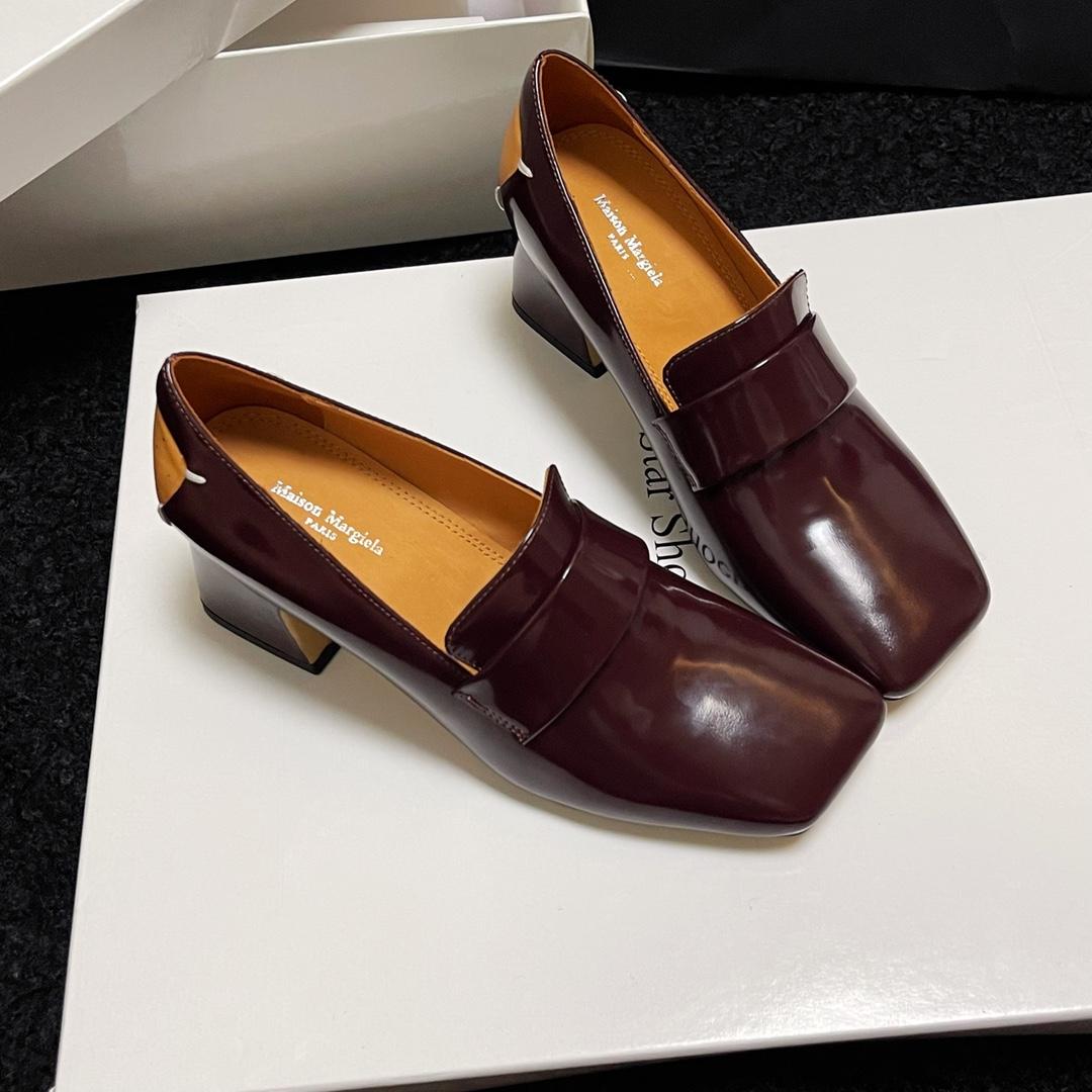 Maison Margiela Décortiqué Court Shoes - FashionPlug