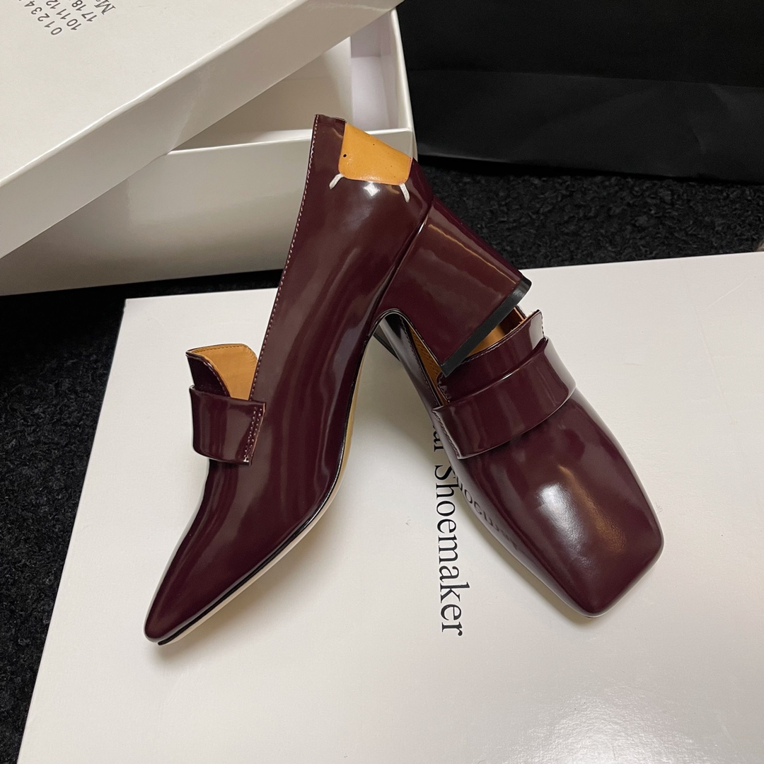 Maison Margiela Décortiqué Court Shoes - FashionPlug
