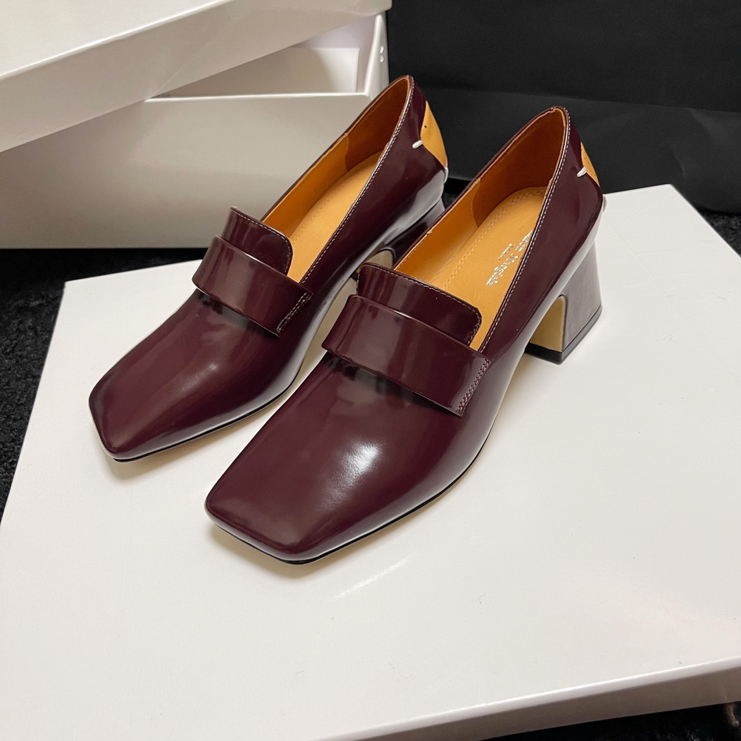 Maison Margiela Décortiqué Court Shoes - FashionPlug