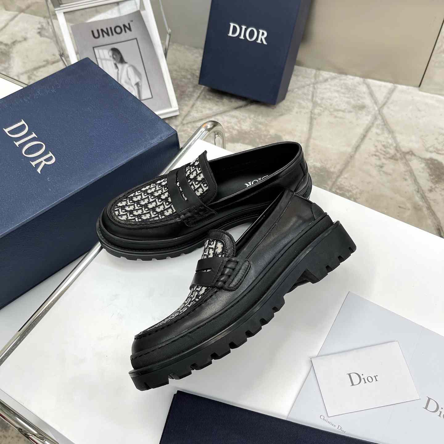 Dior Loafer - FashionPlug