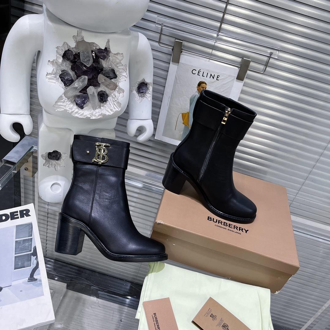 Burberry Leather Boots - FashionPlug