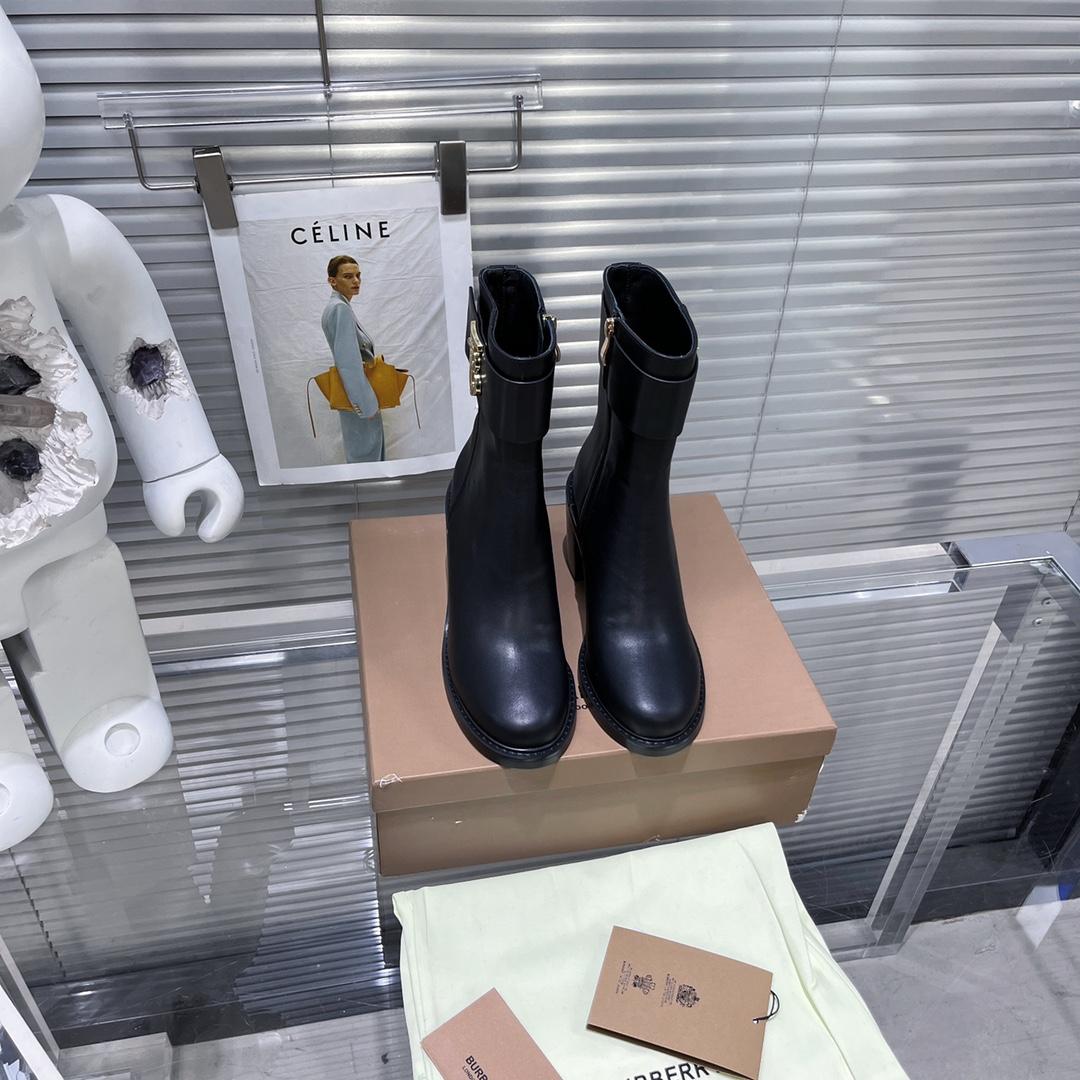 Burberry Leather Boots - FashionPlug