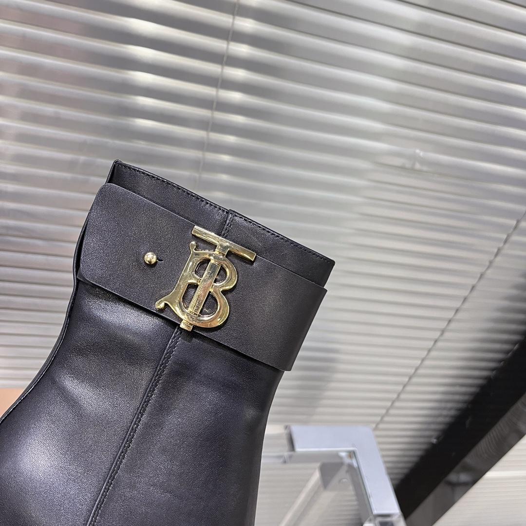 Burberry Leather Boots - FashionPlug