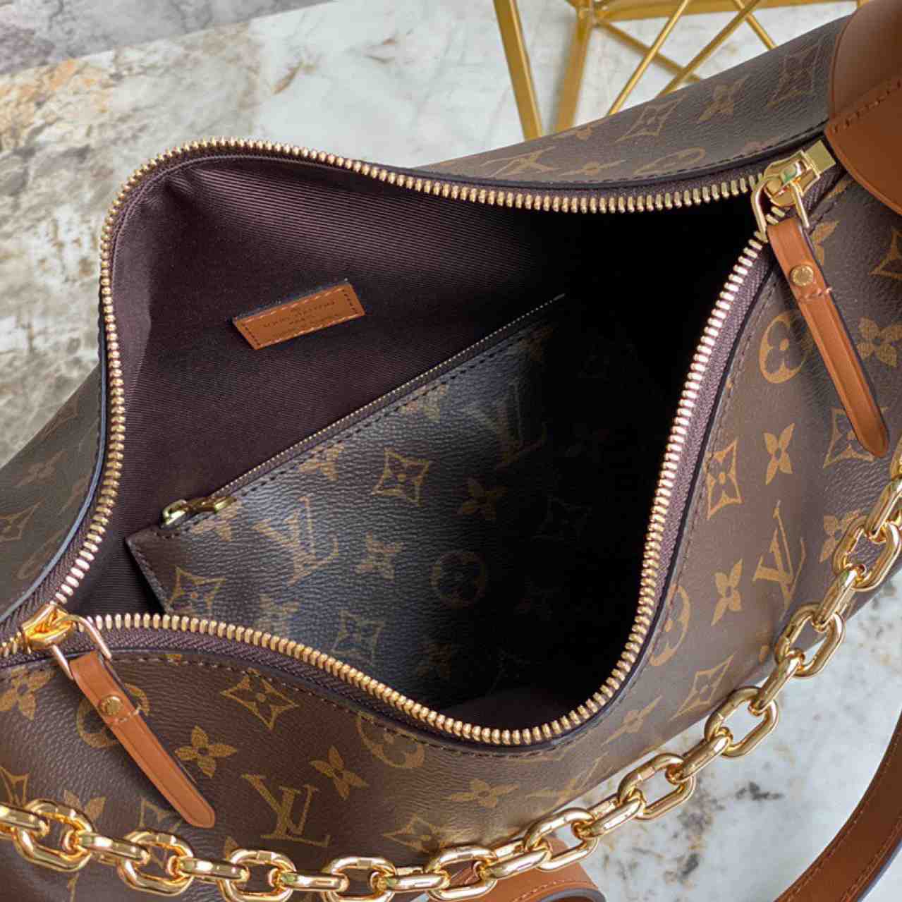 Louis Vuitton Loop Hobo(38-30-10cm)     M46311 - FashionPlug