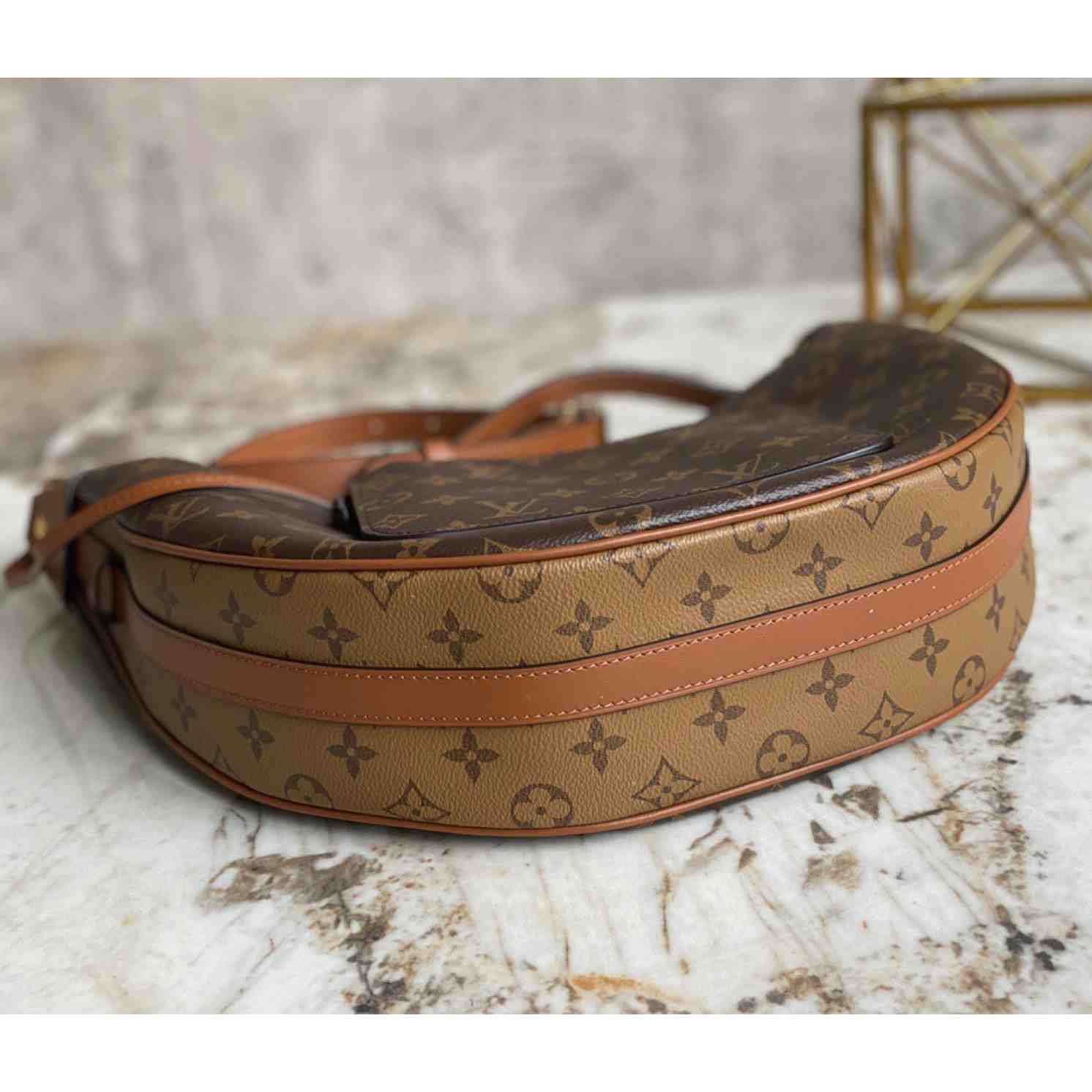 Louis Vuitton Loop Hobo(38-30-10cm)     M46311 - FashionPlug