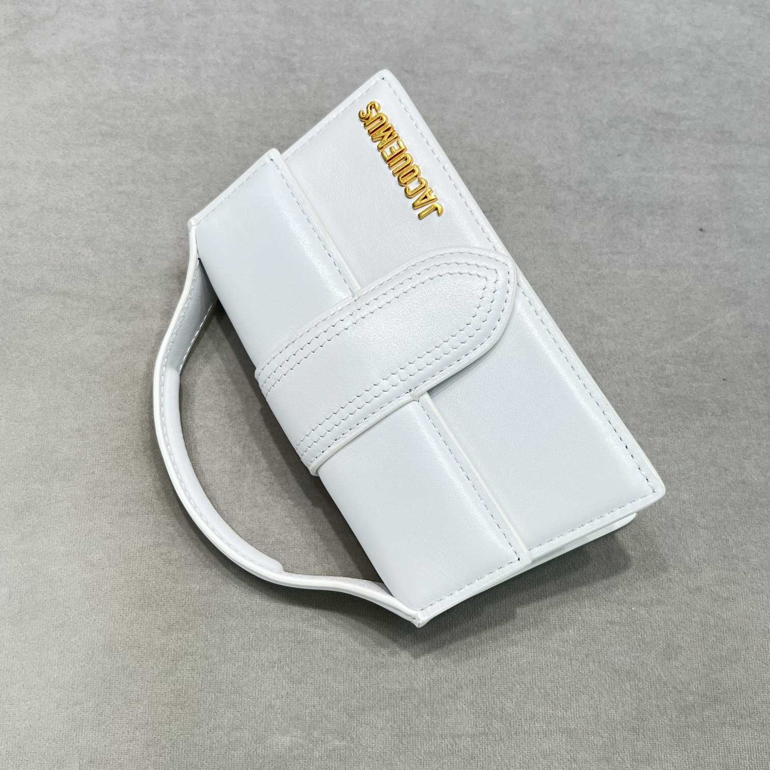 Jacquemus Le Bambino Small Handbag With Adjustable Crossbody Strap(18-6-7cm) - FashionPlug