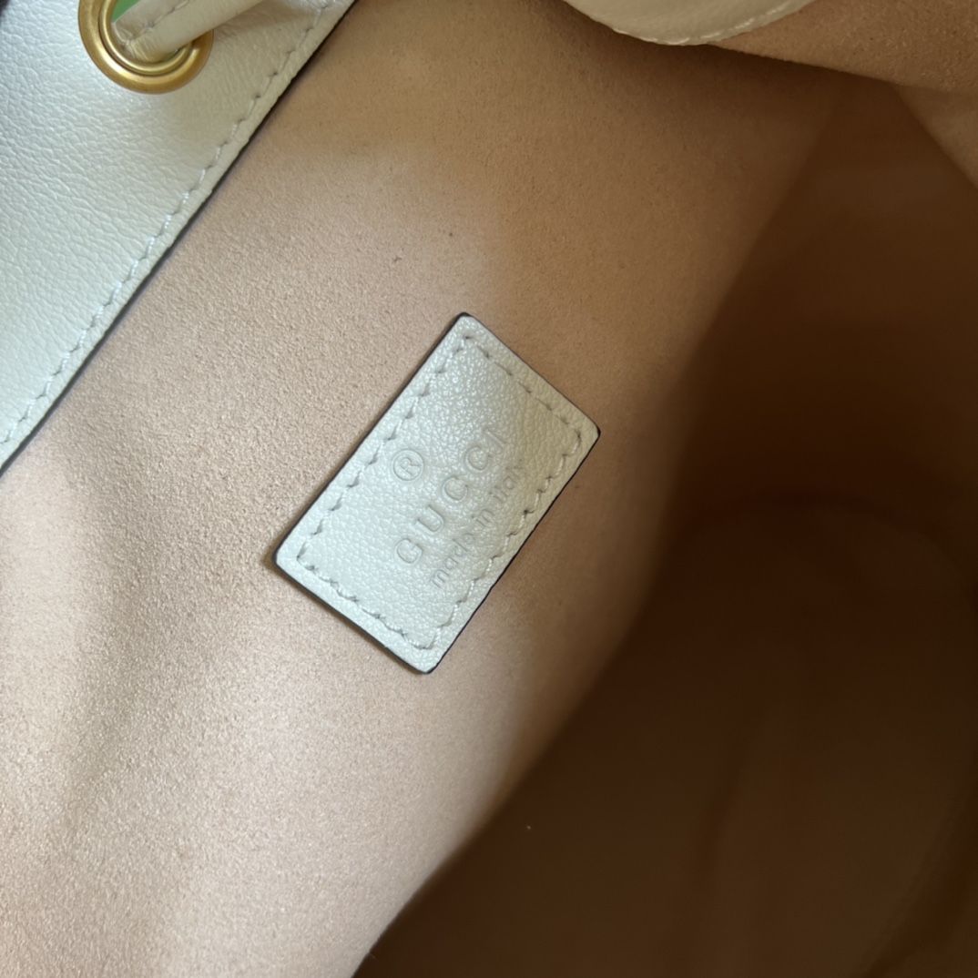 Gucci Diana Small Bucket Bag (23.5-38-10.5cm) - FashionPlug