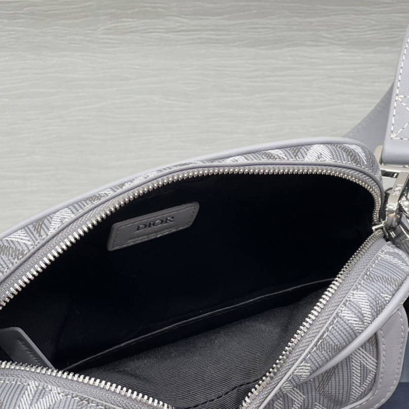 Dior Hit The Road Messenger Pouch(20.5-15-7 cm) - FashionPlug