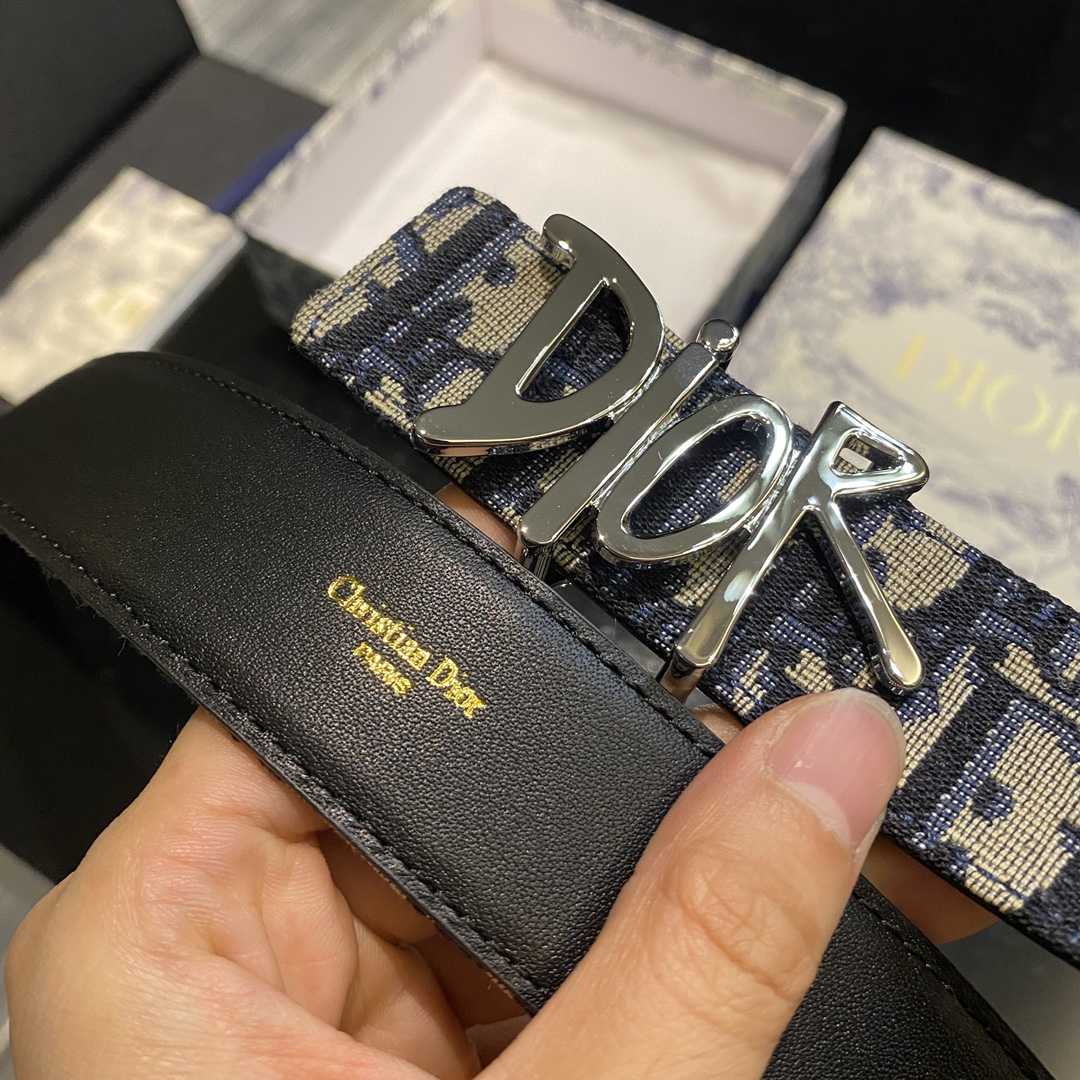 Dior Buckle - FashionPlug
