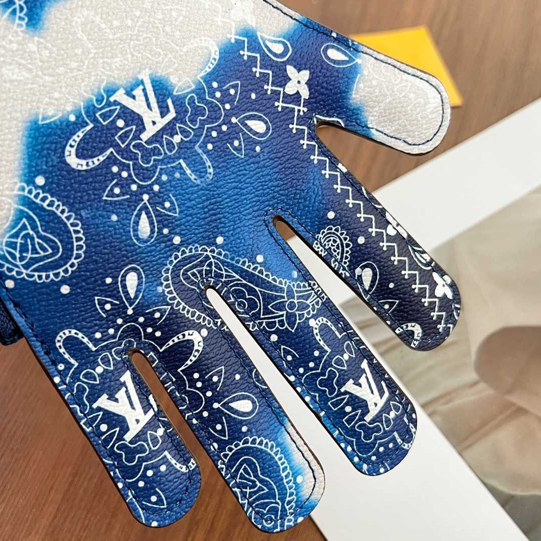 Louis Vuitton HI 5 Pouch    M81410 - FashionPlug