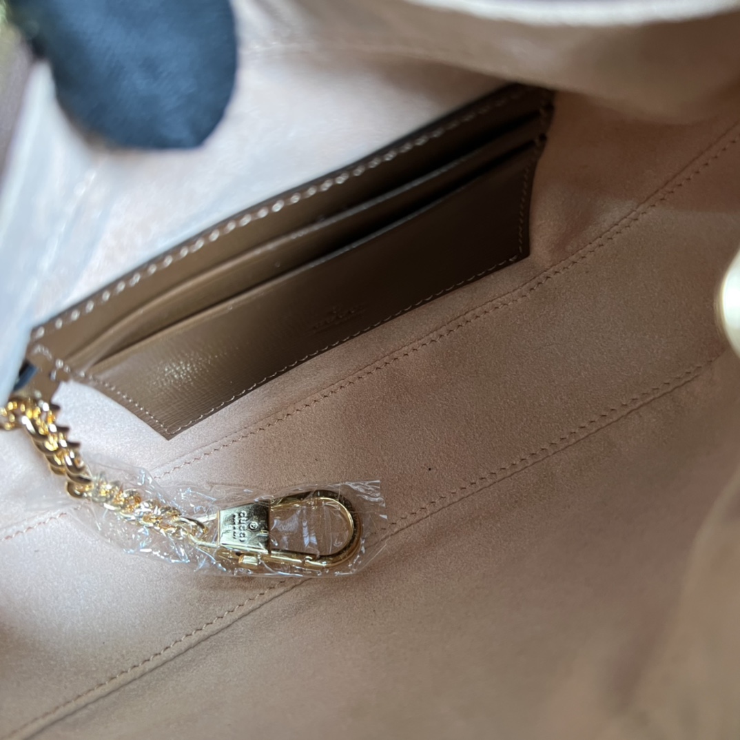 Gucci Half-Moon-Shaped Mini Bag With Interlocking G(22-12.5-5cm)   - FashionPlug