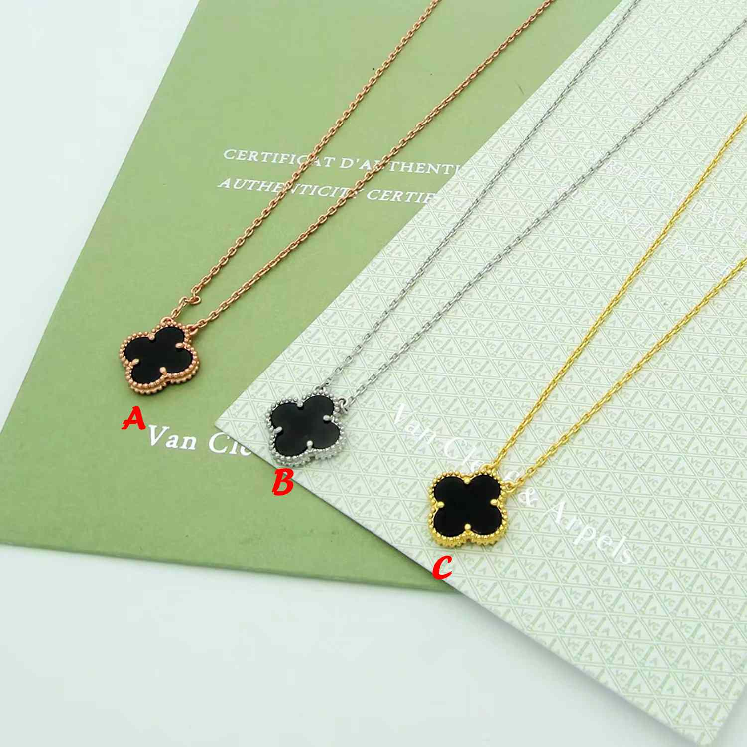 Van Cleef & Arpels Necklace - FashionPlug