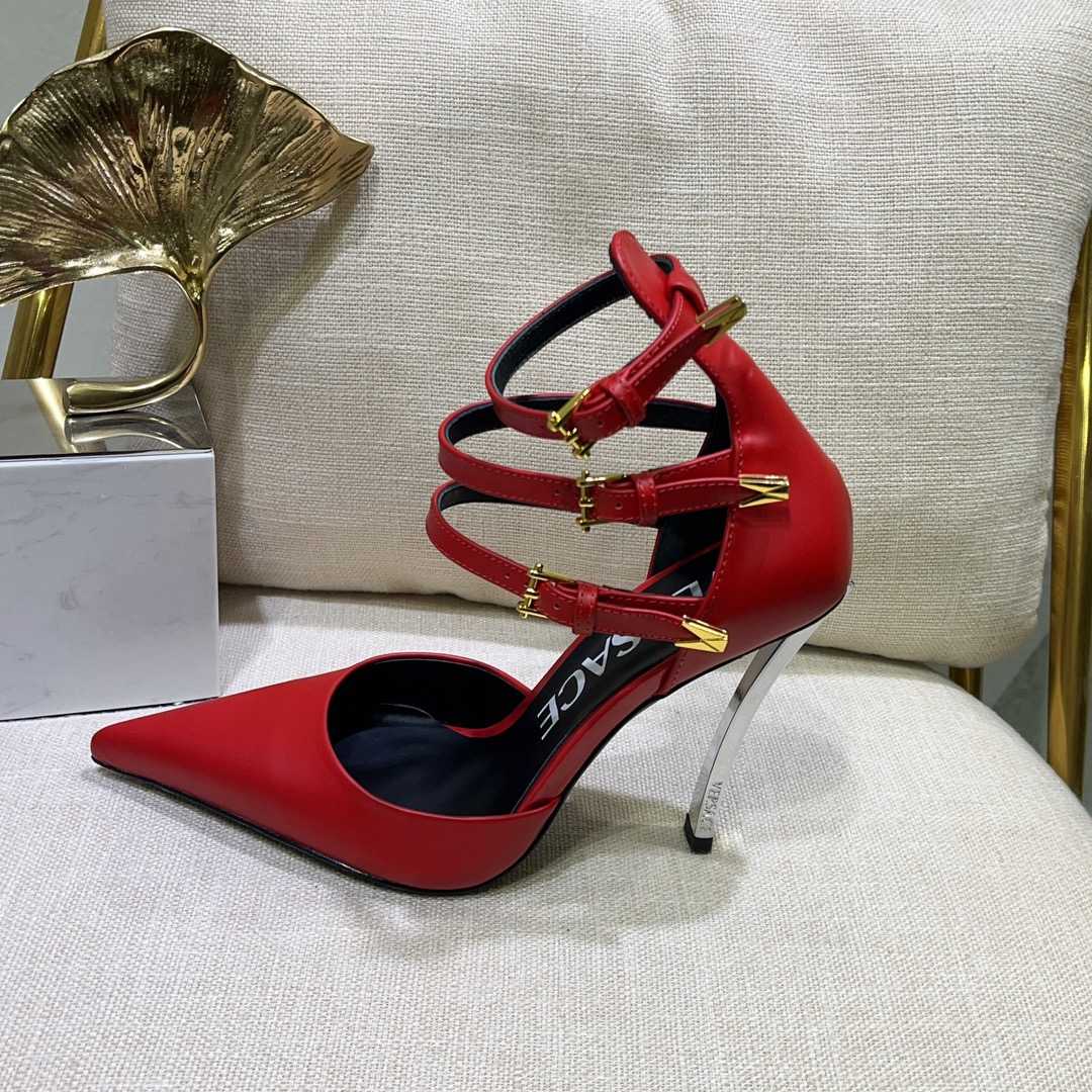 Versace Pin-Point Pumps - FashionPlug
