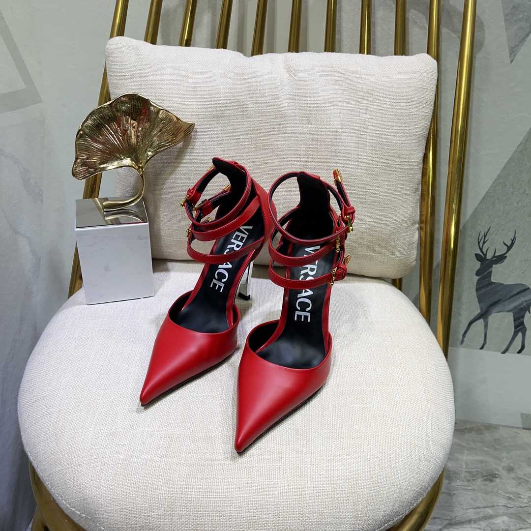 Versace Pin-Point Pumps - FashionPlug