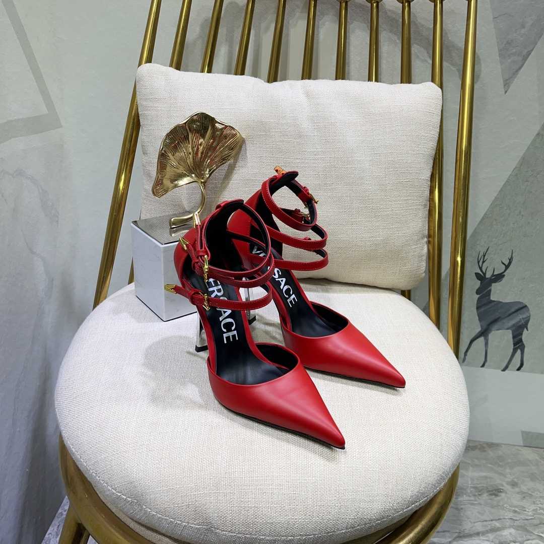 Versace Pin-Point Pumps - FashionPlug