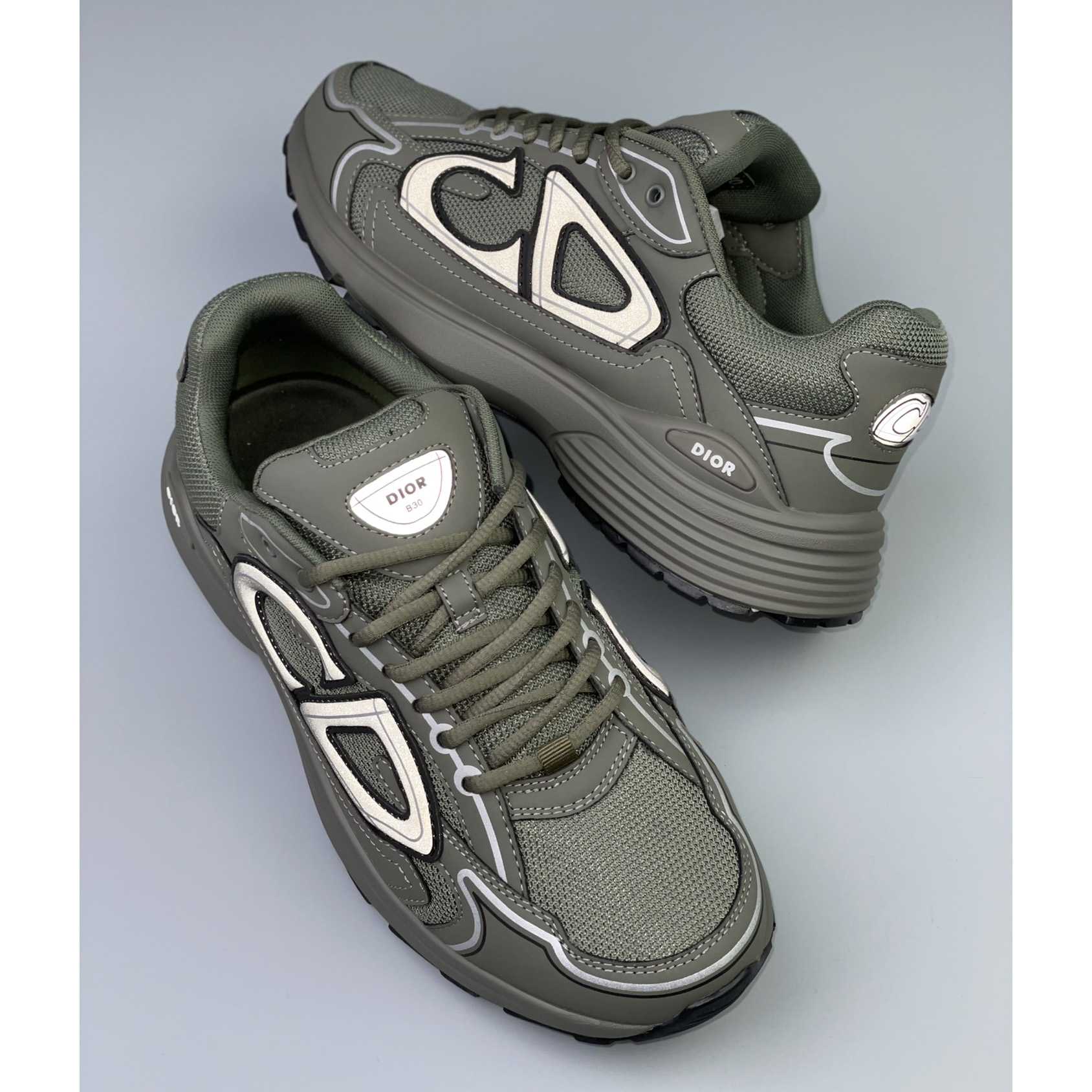 Dior B30 Sneaker  - FashionPlug