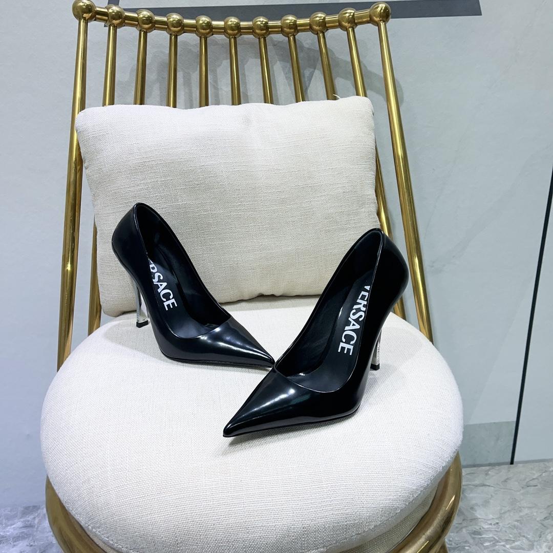 Versace Pin-Point Pumps - FashionPlug