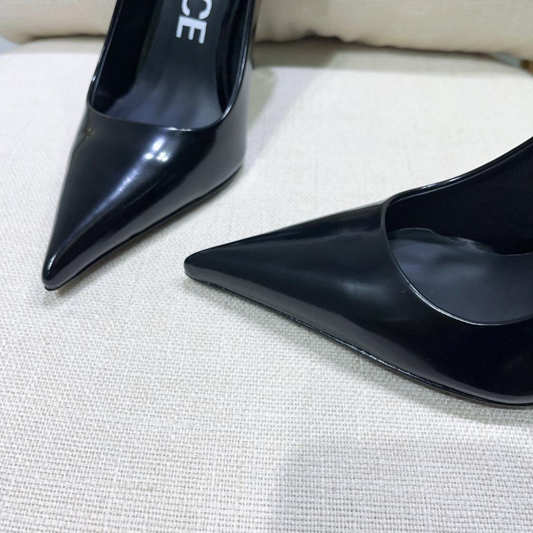 Versace Pin-Point Pumps - FashionPlug