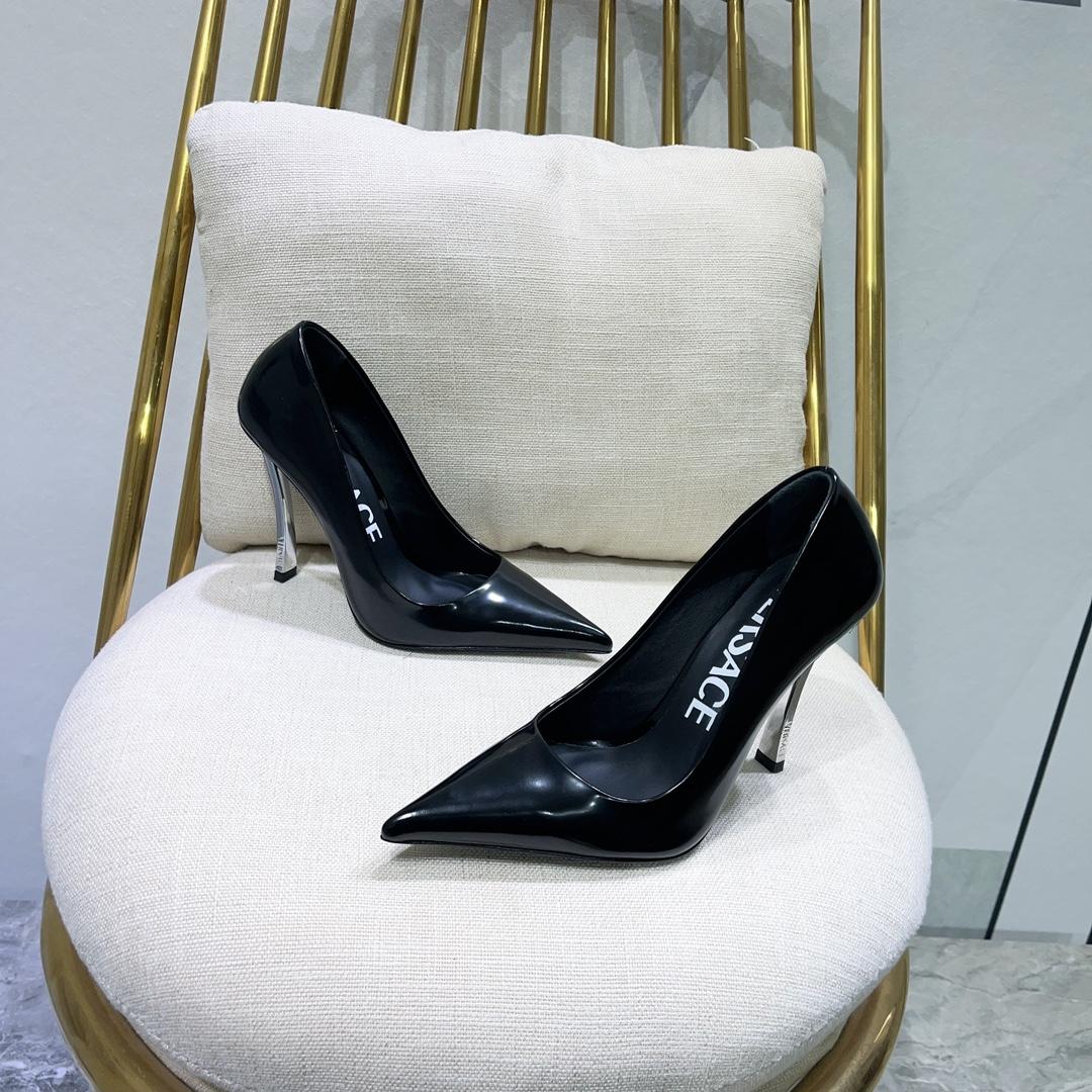 Versace Pin-Point Pumps - FashionPlug