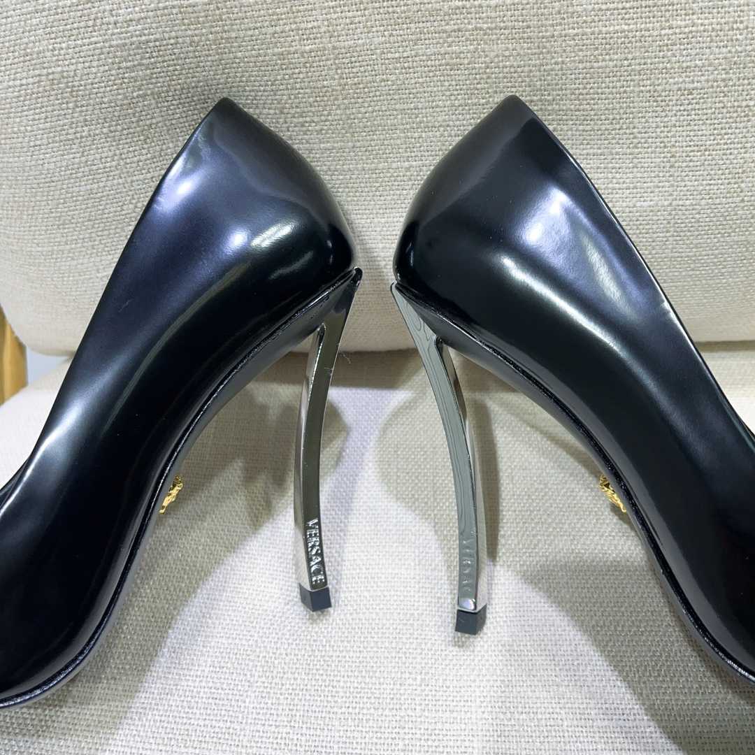 Versace Pin-Point Pumps - FashionPlug