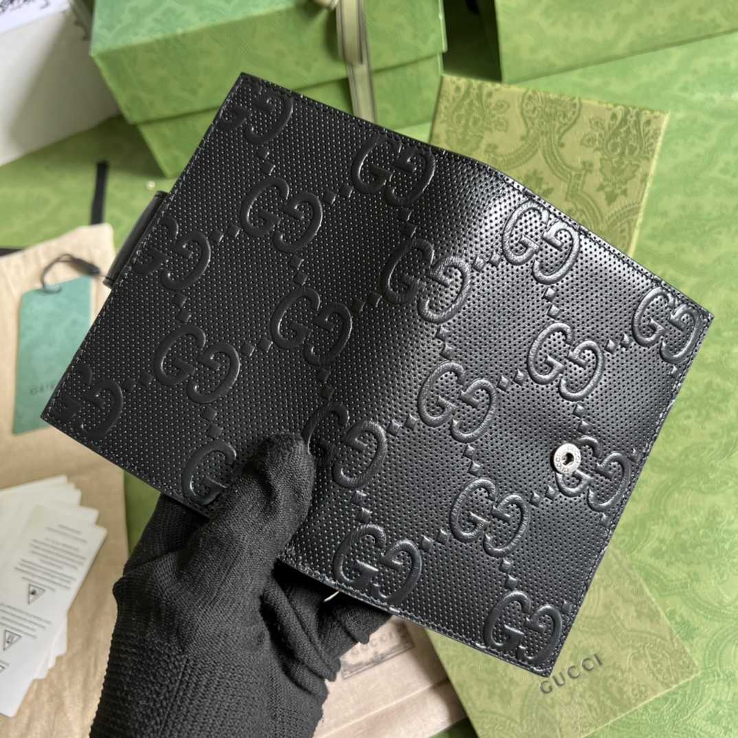 Gucci GG Embossed Passport Case(10.5-14.5cm) - FashionPlug