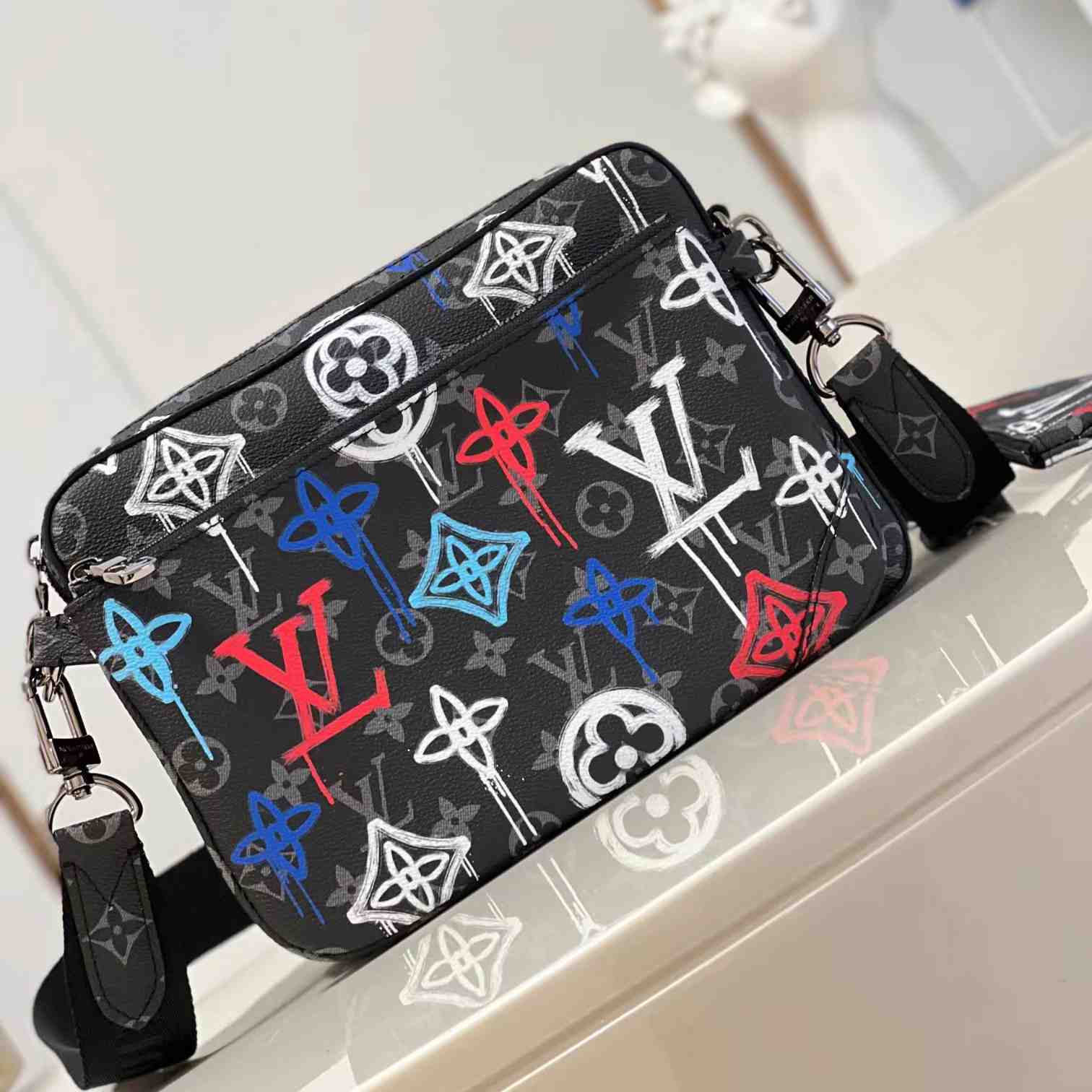 Louis Vuitton Trio Messenger(25-18.5-7cm)   M21396 - FashionPlug