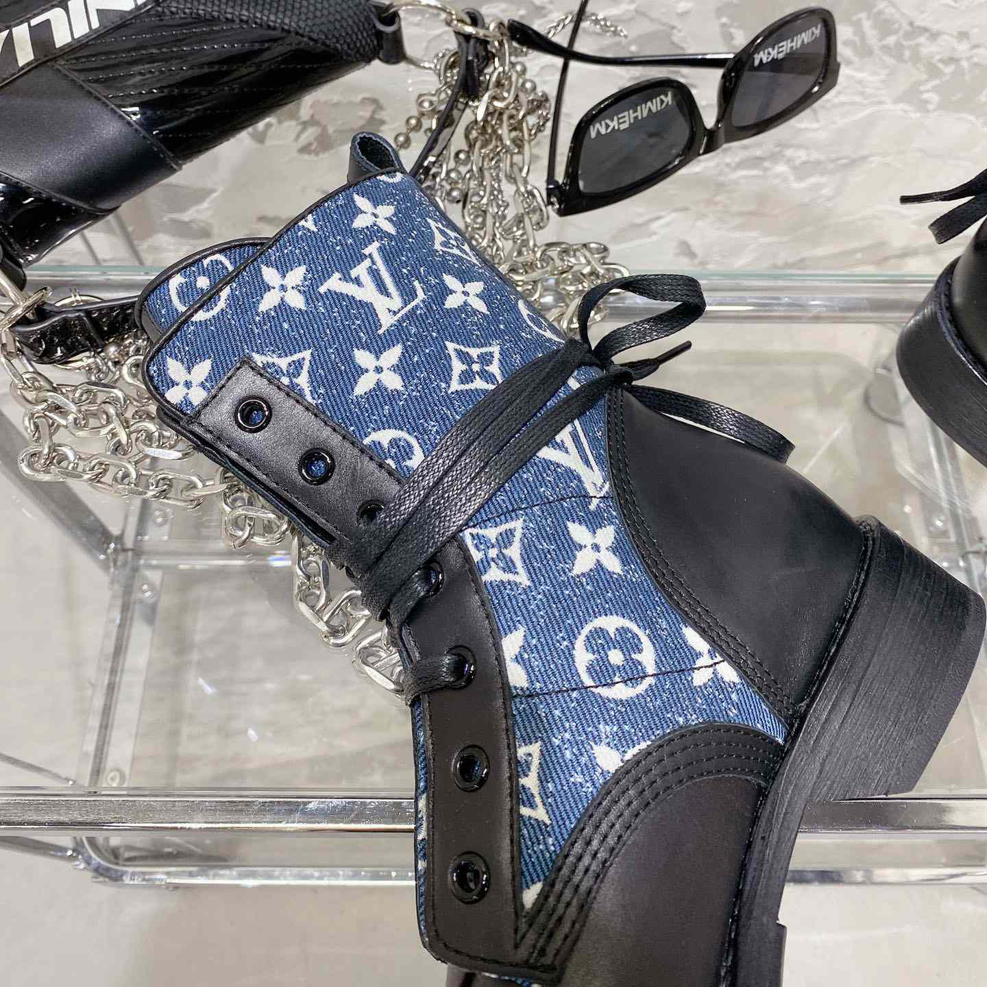 Louis Vuitton Metropolis Flat Ranger - FashionPlug