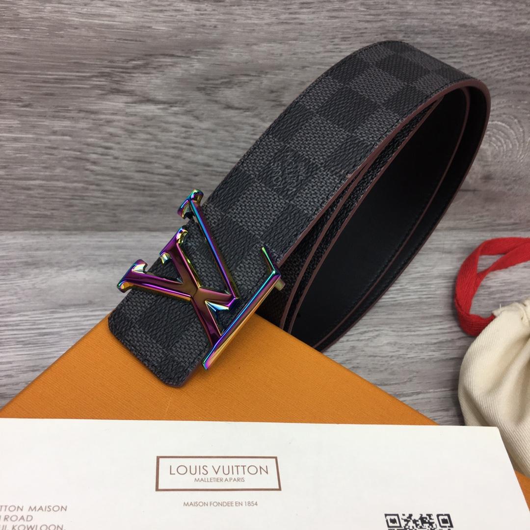Louis Vuitton  LV Initiales 40mm Reversible Belt - FashionPlug