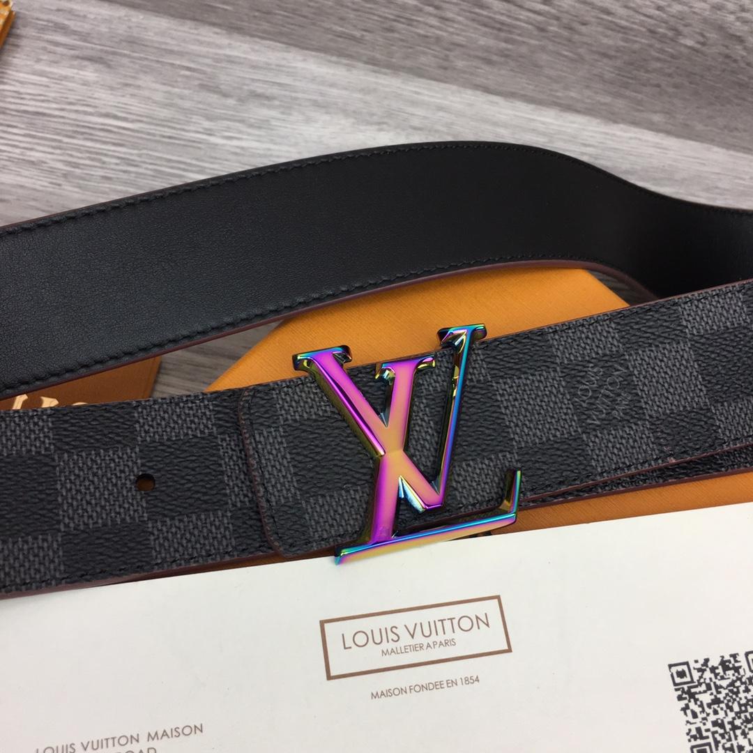 Louis Vuitton  LV Initiales 40mm Reversible Belt - FashionPlug