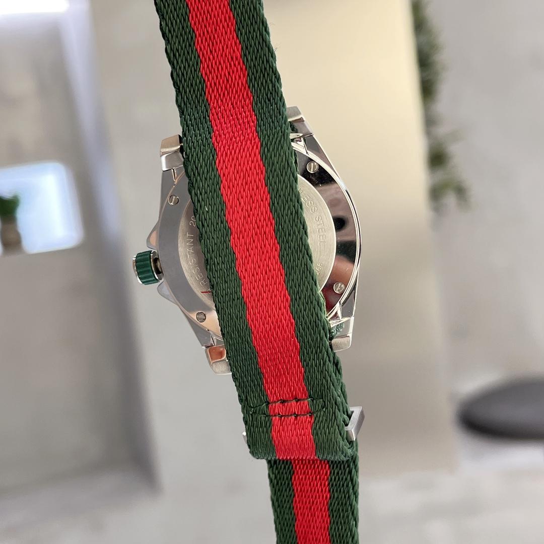 Gucci Dive Watch, 40mm - FashionPlug