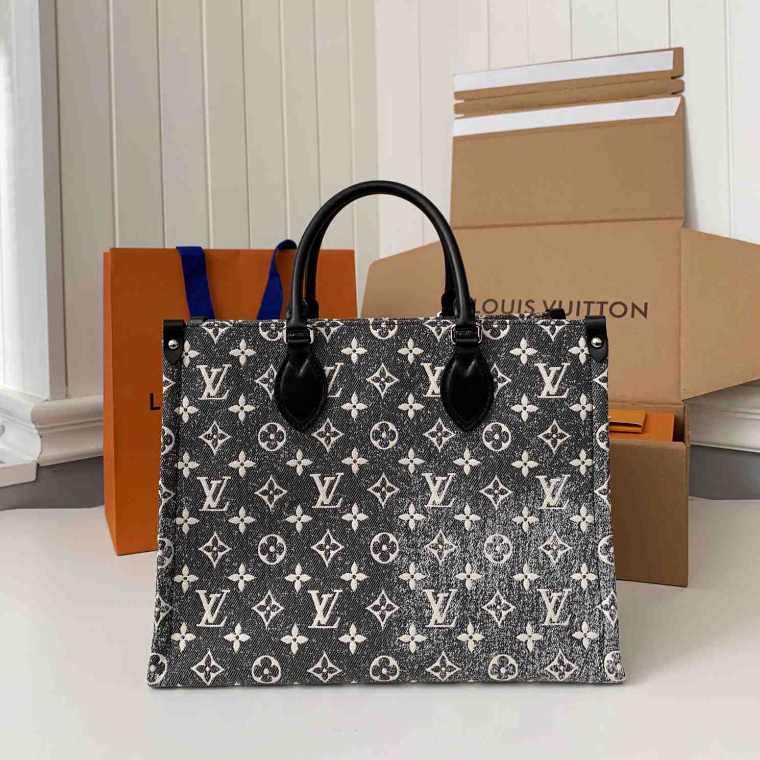 Louis Vuitton OnTheGo MM(35-27-14cm) - FashionPlug