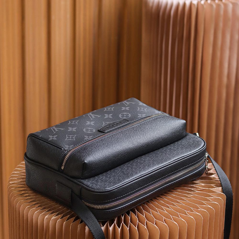  Louis Vuitton Outdoor Messenger(29.5-20-10.5cm)   M30233 - FashionPlug